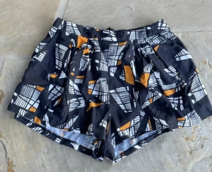 Lush Geometric Black, Yellow & White Pleated Shorts Medium - Picture 1 of 7