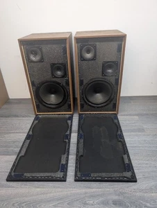 Vintage Hitachi 2 Way Speakers Pair - SS-8310G - Damaged Speaker Cone - Picture 1 of 24