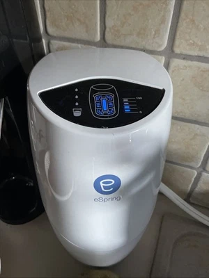 Depuratore Amway Sistema per il Trattamento dell'Acqua eSpring Sistema UV - Immagine 1 di 2