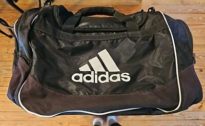 Bolsa de viagem Adidas Sports usada - Preto e branco 21 x 14 x 12 "aprox. - Imagem 1 de 4