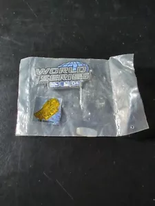 2004 world series magnet new in plastic - Picture 1 of 4