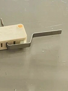 AEG Electrolux 60860 Dishwasher mocro switch float switch RJ95. - Picture 1 of 4