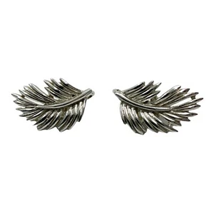 Vintage Earrings Signed Crown Trifari Clip On Womens Silver Tone Leaf - Picture 1 of 5