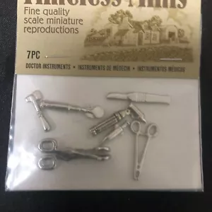 NUOVA MINIATURA 7 PZ STRUMENTI MEDICI MINI SENZA TEMPO PER CASA DELLE BAMBOLE O ARTIGIANATO - Foto 1 di 2
