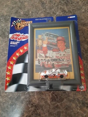 Nascar Winners Circle Sam Bass Gallery Series 2001 Alan Kulwicki #7 Hooters 1:64 Foto 1 de 4