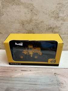 Dicast Volvo Wheeled Loader Excavator, 1:87 Scale - Picture 1 of 3