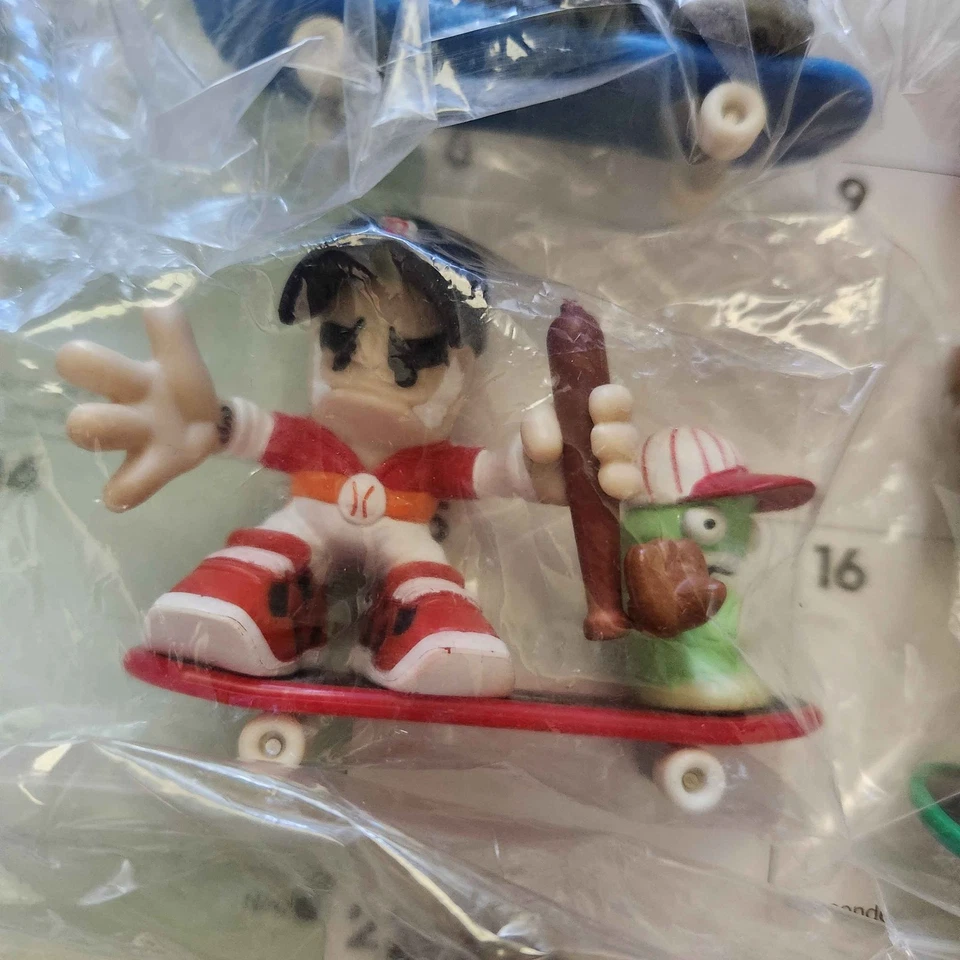 Tech Deck Dude Evolution Zoods Homer And Arby With Board - Image 1 of 1