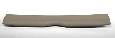 Tapicería central superior trasera Ford Excursion 2000-2005 guijarro medio (bronceado) Foto 1 de 4