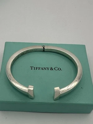 Pulsera Tiffany & Co Plata T Cuadrado Tamaño Grande Preciosa Bisagras Foto 1 de 4