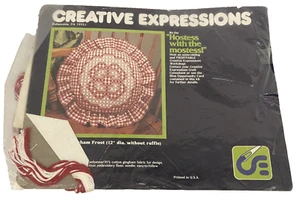12" Round Pillow Kit Cherry Gingham Frost Spider Lace Kit Creative Expressions - Imagen 1 de 5