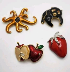 Fun Colorful Lot Of 4 Brooches, Bear, Apple, Strawberry, Octopus - Picture 1 of 8
