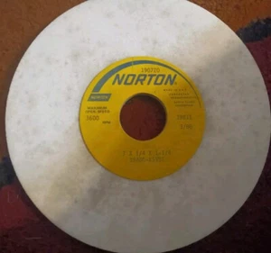 Norton 38A80-K5VBE Grinding Wheel 7" X 1/4" X 1-1/4" 3600 RPM - Picture 1 of 2