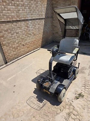 USED Rascal 305 Heavy Duty Mobility Scooter - 4 Wheels with Canopy  - Image 1 of 4