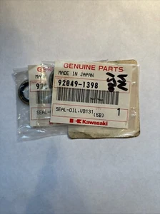 92049-1398 OEM KAWASAKI OIL SEAL VN1500 GEAR CHANGE - Picture 1 of 2