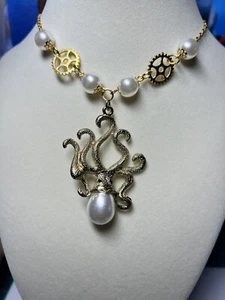 Gold Octopus Pendant, Beach Octopus Necklace, Octopus Necklace, handcraft - Picture 1 of 8