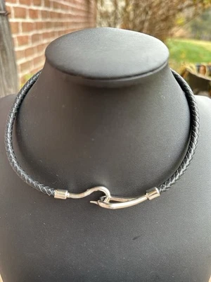 Gargantilla de cuero Hermes Jumbo Hook, negra Foto 1 de 4