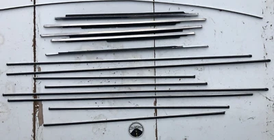 1976-1982 Volvo 240 244 245 Wagon Tür Rand Außen Form DL Dünn Komplett S - Bild 1 von 4