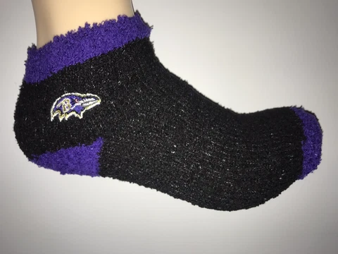 BALTIMORE RAVENS NFL FOOTBALL LOGO WOMENS PRIMARY ANKLE FUZZY SOCKS Cover