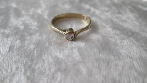 Belle bague alliance solitaire en or massif 9 carats et diamant - Picture 1 of 5