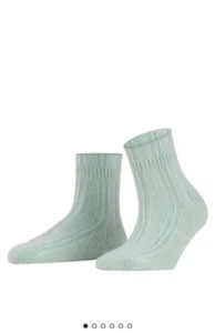 NWT Falke Women's PEPPERMINT GREEN Bed Socks Size 8-10.5 GERMANY - Picture 1 of 5