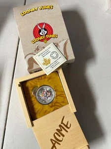 LOONEY TUNES ACME WOODEN BOX 2015 CANADA .9999 SILVER $20 COIN BOX & COA - Picture 1 of 2