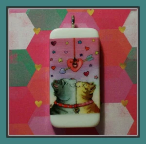 VALENTINE CAT KISSES - DOMINO PENDANT - ADORABLE WITH GIFT BOX - HAND CRAFTED - Picture 1 of 2