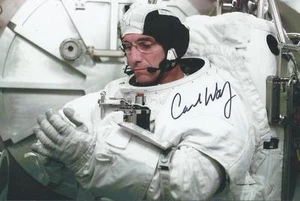 Carl Walz automático/firmado Astronaut Expedition 4 NASA ¡MIRA DE AUTENTICIDAD RARO! - Imagen 1 de 1