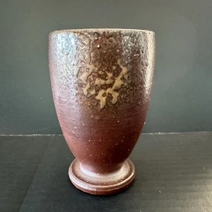 Vintage Japanese Pottery Bizen Ware Pedestal Beer Sake Teacup Signed - Picture 1 of 11