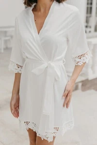 Le Rose Lauren Lace Satin Robe White Bridesmaid Wedding Satin Sz 4-6 - Picture 1 of 7
