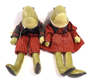 Judy Wachlin Hand-Painted Folk Art Anthropomorphic FROG Doll Couple 15" T - Picture 1 of 15