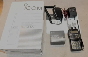 Icom IC-Z1 Dual Band Transceiver With Microphone Control Head - Zdjęcie 1 z 3