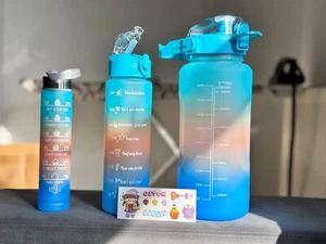 Three-piece Set of Gradient Frosted Water Bottles Capacity 2000ml/800ml/300ml - Picture 1 of 14