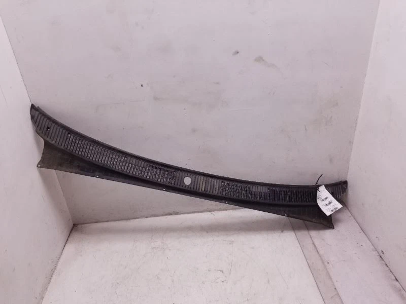 Вентиляционная панель капота 93 94 95 96 97 98 Toyota T100 - Изображение 1 из 4