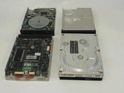 2x Quantum 800-09-94  Festplatte + 2x Teac FD-335HF Disskettenlaufwerk - Image 1 of 4