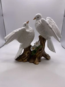 Towle Bone China Figurine LOVE BIRDS Peace Doves Delicate Flowers - Picture 1 of 6