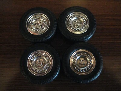 LOTTO RUOTE ALFA ROMEO GIULIA GT 1/18 ROAD SIGNATURE TUNING O DIORAMA - Immagine 1 di 4