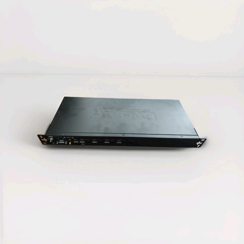 Router de acceso Gigabit ADTRAN NetVanta 5660 (17005660F1) con fuente de alimentación usado Foto 1 de 1
