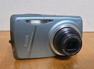 Kodak EasyShare M550 12MP Digital Camera Tanw Battery & Charger Good clean cond - Image 1 of 4