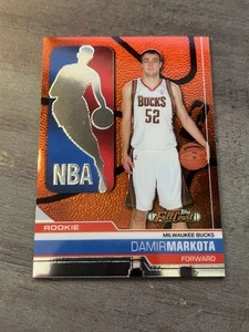 Damir Markota 2006-07 Topps cancha completa logotipo de la NBA novato/999 dólares #110 - Imagen 1 de 2