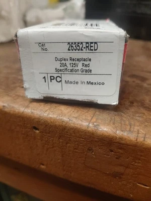 Pass And Seymour 26352 - Rojo, Grado Especificado, Estilo Decora Foto 1 de 3