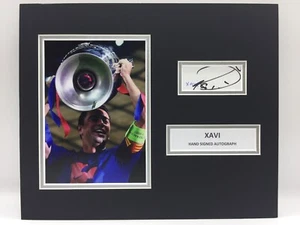 RARA esposizione fotografica firmata Xavi Barcelona + autografo COA BARCA SPAGNA - Foto 1 di 3
