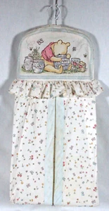 RARE! 1999 VINTAGE RED CALLIOPE CLASSIC POOH HANGING DIAPER STACKER / HOLDER - Picture 1 of 7