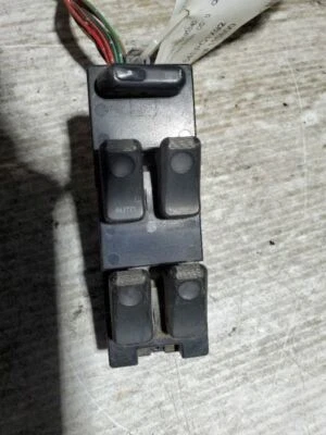 929       1992 Front Door Switch 337258 - Image 1 of 4