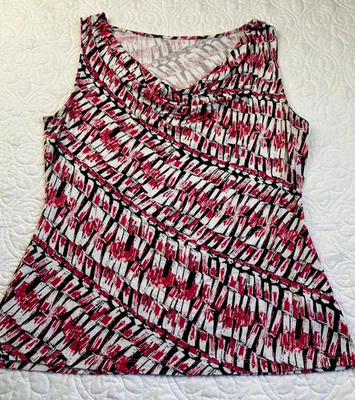 Blusa elástica para mujer 212 Collection talla M sin mangas roja negra blanca estampada Foto 1 de 4