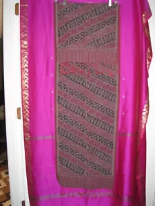 INDONESIAN COTTON TEXTILE, LONG W/ FRINGES, W/BLACK & MAGENTA DESIGNS, NEW - Picture 1 of 19