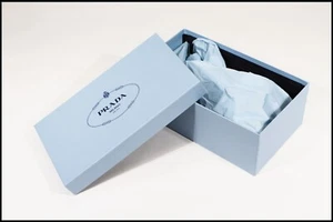 ✨ SCATOLA CONFEZIONE LUSSO - GIFT BOX "PRADA" 2025 (31x18x11) ORIGINALE ✨ - Foto 1 di 3