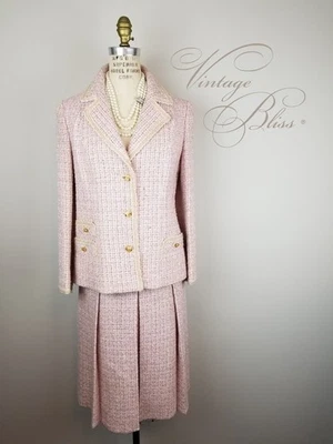 Vintage 1950's Classic Pale Pink Tweed 2 pc Tweed Blazer Skirt Suit Set * Small - Image 1 of 4
