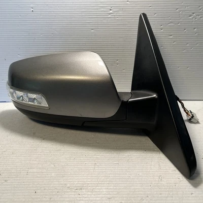 2011 - 2015 Kia Sorento Door Mirror 7 Wire Silver/Gray Signal Passenger OEM 1875 - Image 1 of 4