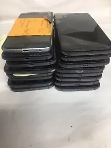 16 Motorola Droid 15-XT-1585 and 1-XT1635 - Picture 1 of 2