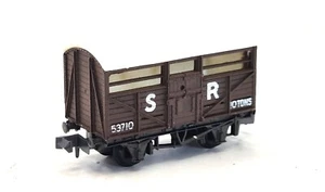 Hornby Minitrix N508 10 Tonnen Viehwagen 53710 in SR brauner Lackierung - Bild 1 von 2